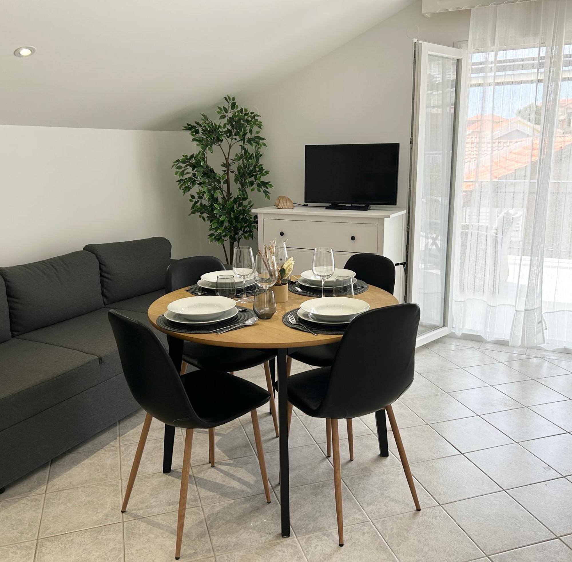Apartments Boris Smokvica  Bagian luar foto